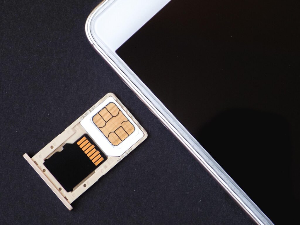 SIMカードの入れ替え方はどうやるの？