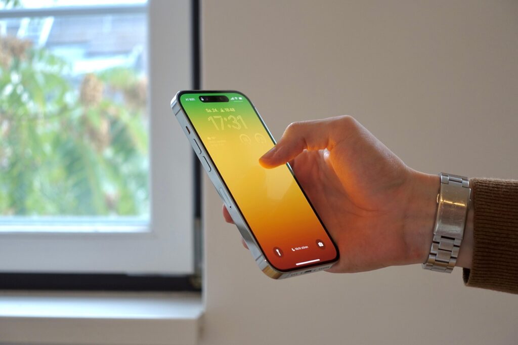 iPhoneの通信制限を解除する方法は？