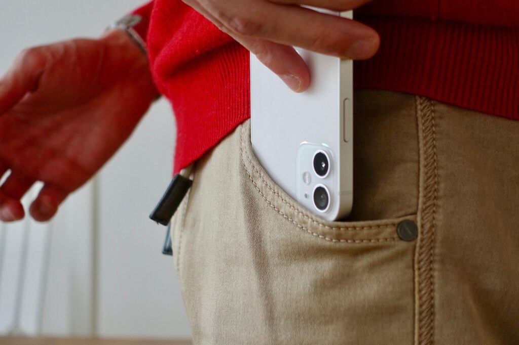 格安SIMをiPhoneそのまま使えるかどうかの疑問に答えます？